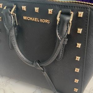 Michael kors studded crossbody. Excellent condition.